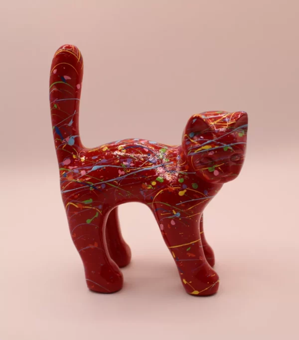 Beeld kleine kat rood met spatten