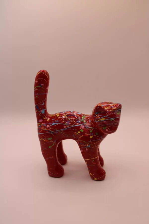 Beeld kleine kat rood met spatten